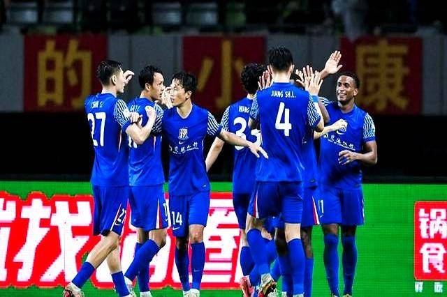 申花五连胜继续领跑积分榜，国米主帅陷下课危机！